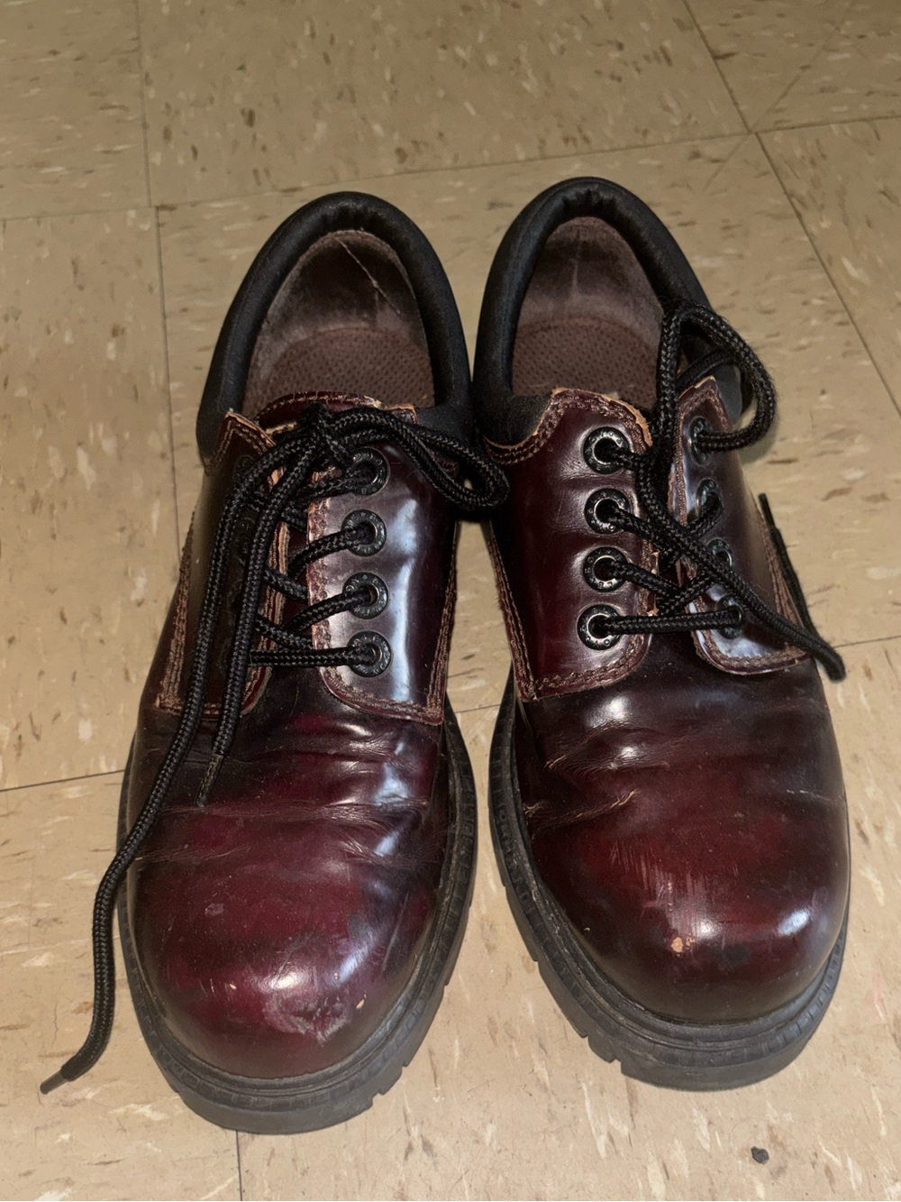 Bugle Boy Men's Oxford Shoes in Burgundy